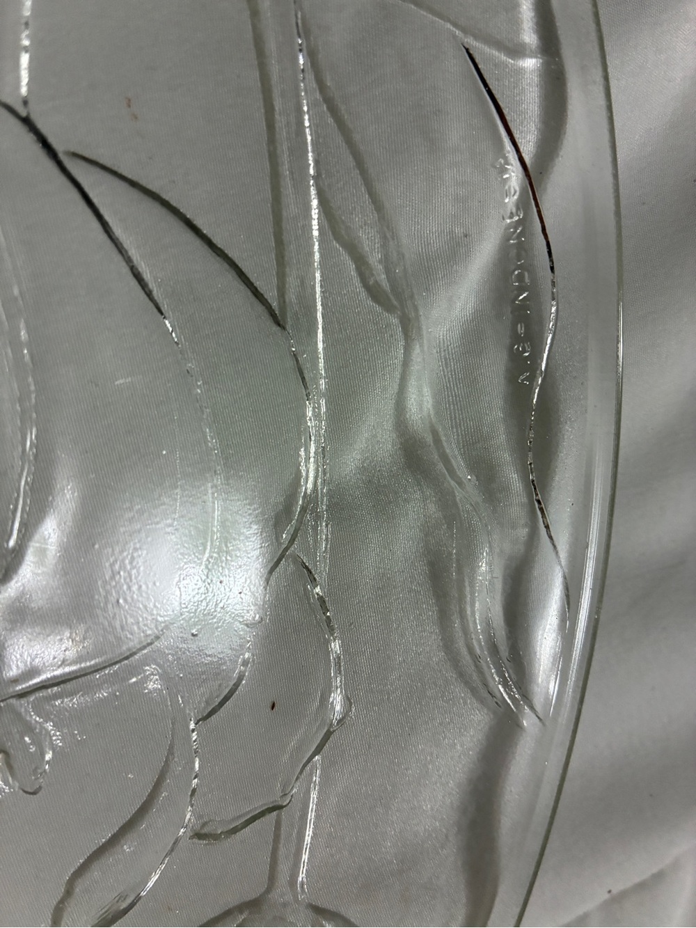 Vintage Indonesia glass platter - Picture 5 of 5